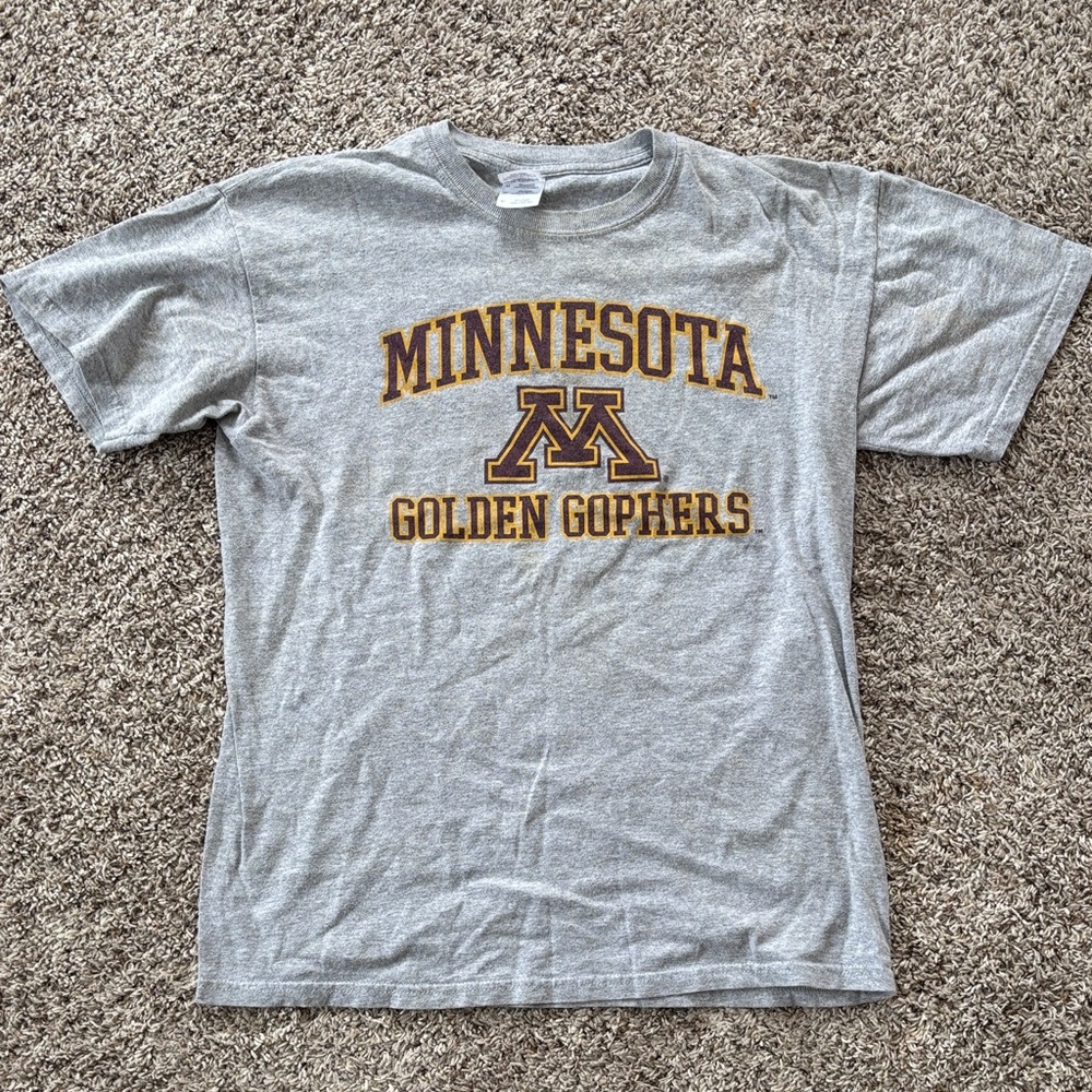 Gildan Men’s Medium Heavy Cotton Grey Minnesota Gophers Graphic T Shirt